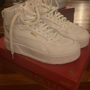 WHITE HI TOP PUMA SNEAKERS